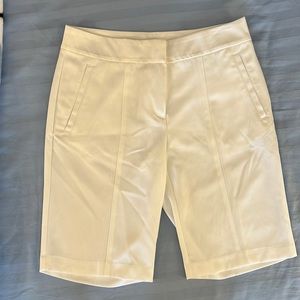 ISO’s women’s white golf shorts, size 6, polyester